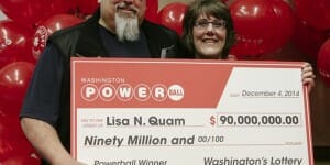 Elle joue pour la première fois au Powerball et gagne 90 millions !