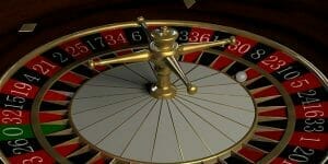 Il met tous ses gains au poker sur le noir à la roulette… a-t-il eu raison ?